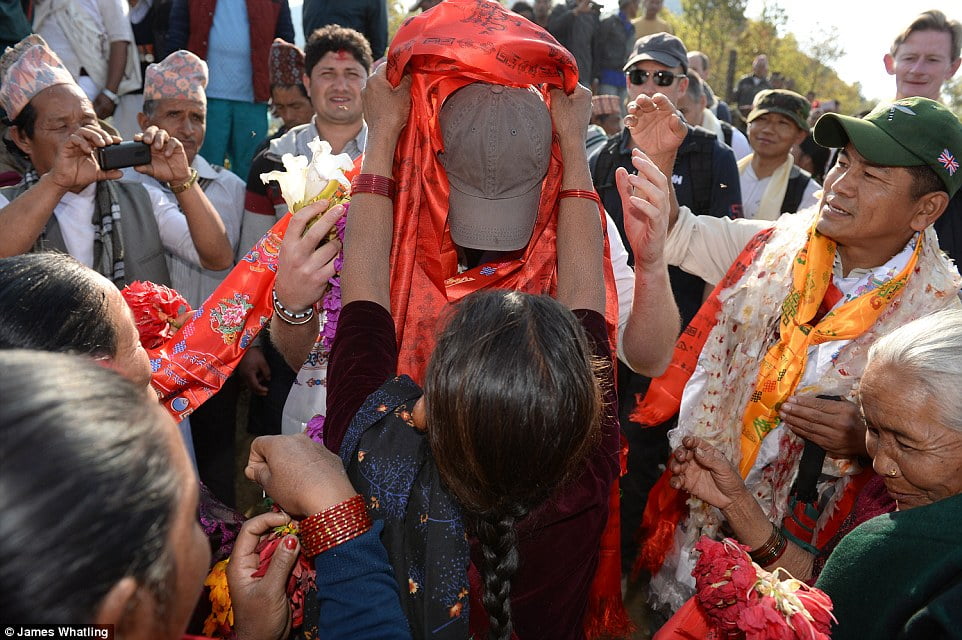 Prince Harry celebrate holi in nepal15