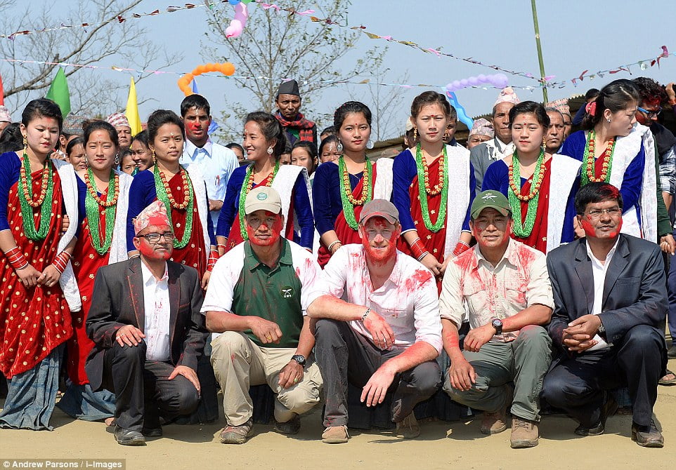 Prince Harry celebrate holi in nepal20