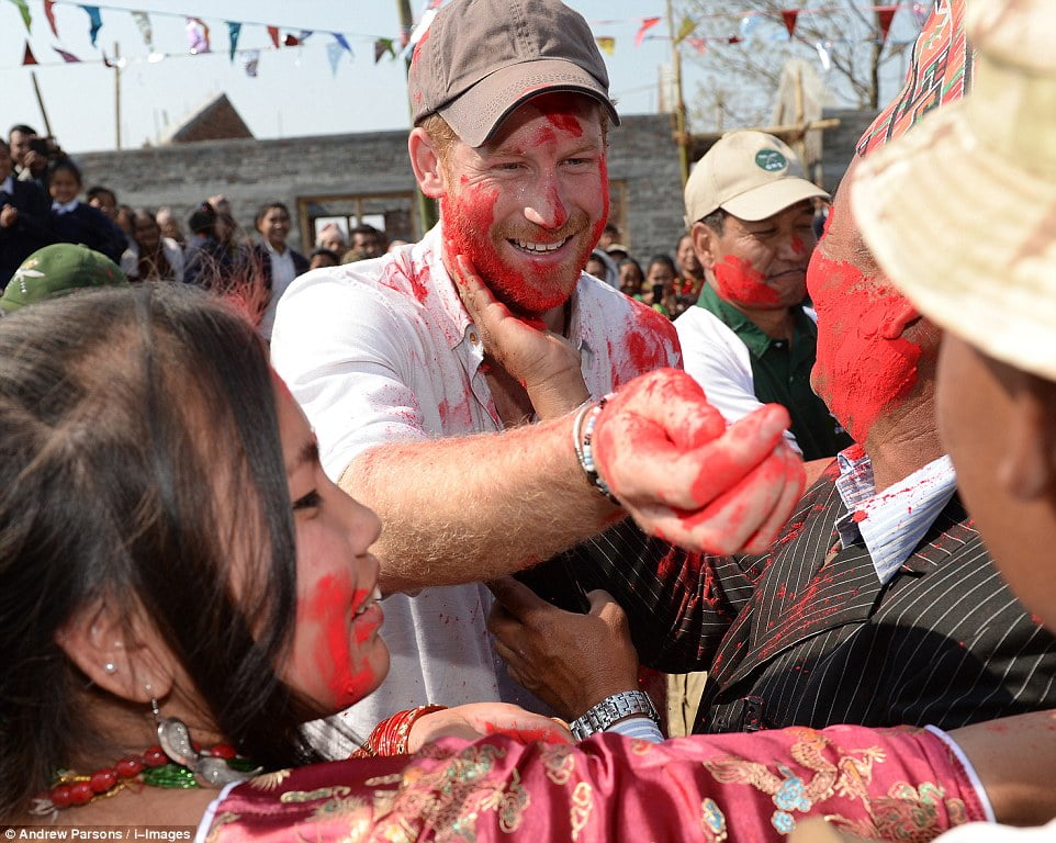 Prince Harry celebrate holi in nepal22