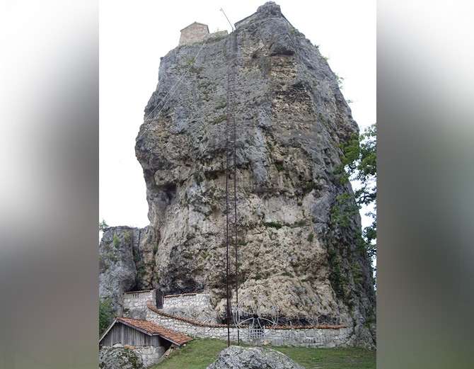 katskhi pillar in georgia