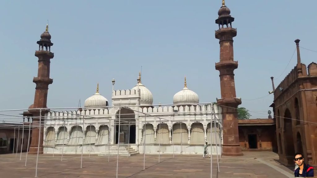 Moti Masjid in hindi
