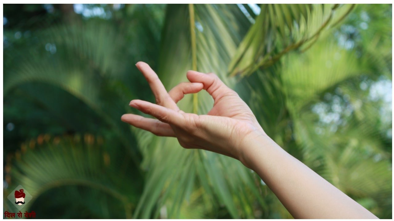 Yoga Mudras Benefits Hindi योग की मुद्राएं
